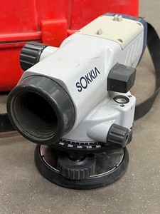lot 34 image: Sokkia Auto-Level B-Series B40A Surveying Scope With Hardshell Case