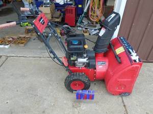 Powersmart snow blower with electric start. 24 212 cc. Tested & works. As shown.