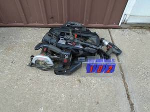 Craftsman 19.2 volt sawreciprocating sawdrillchaulk gun kit. Includes 1 battery & charger. Tested & works. As shown.