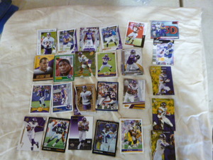 lot 112 image: 25 Different Minnesota Vikings Cards (9 Rookies)