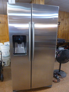 lot 2 image: Samsung Side-by-Side RefrigeratorFreezer