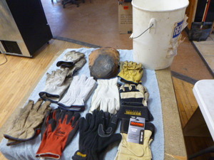lot 26 image: Work Gloves and Knee Pads