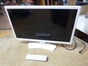 lot 63 image: LG 24 Smart LED TV
