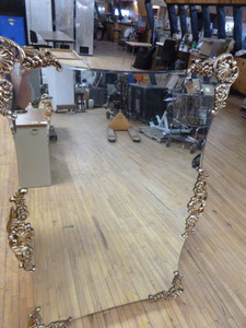 lot 80 image: Beautiful Wall Mirror with Gold Trim
