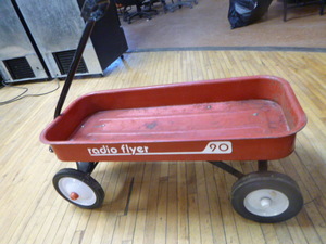 lot 90 image: Radio Flyer 90 Wagon