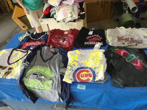 15 Ladies XL tshirts