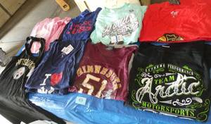 17 Ladies size XL tshirts