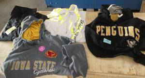 4 womens XL sweatshirts and jackets