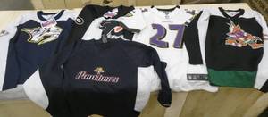 5 youth jerseys size Medium
