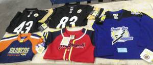 5 youth jerseys size Medium