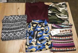 5 Pair of lined teen leggings waist is 25 inches and stretches to 34, inseam is 28 inches