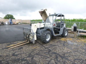 lot 1 image: Terex Lift