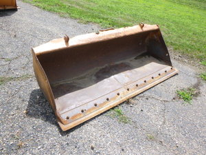 lot 5 image: Dirt Bucket