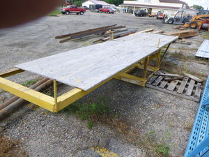 lot 9 image: Homemade Siding Stand