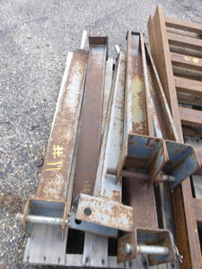 lot 11 image: 6 Rack Arms