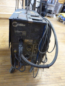 lot 24 image: Miller Welder