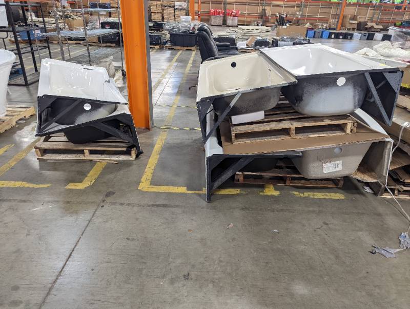 lot 921 image: Lot of Various Damaged Tubs