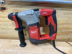 lot 28 image: MILWAUKEE 58 Rotary Hammer  (5263-20)