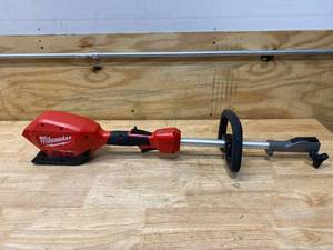 lot 33 image: MILWAUKEE 2825-20 18V Fuel Power Head (Tool Only)