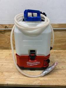 lot 35 image: MILWAUKEE M18 18-Volt 4 Gal. Lithium-Ion Cordless Switch Tank Backpack Water Supply Kit (Tool Only)