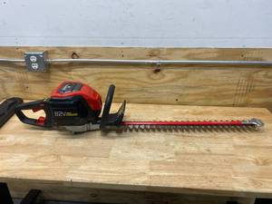 lot 119 image: SNAPPER XD 82V MAX Dual Action Cordless Electric 26-Inch Hedge Trimmer (Tool Only)