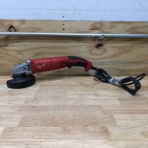 lot 53 image: MILWAUKEE 6124-30 Corded 5in Grinder - FOR PARTS OR REPAIR