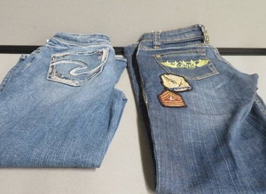 lot 4 image: 2 PAIRS OF JEANS