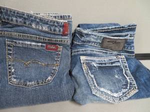 lot 7 image: 2 PAIRS OF JEANS