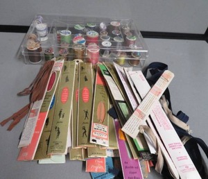 lot 19 image: SEWING BOX WITH THREAD & ZIPPERS