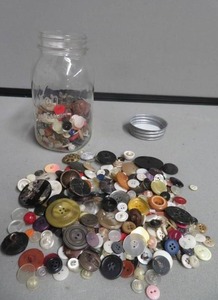 lot 24 image: VINTAGE JAR OF BUTTONS