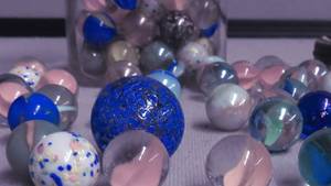 lot 25 image: VINTAGE MARBLES