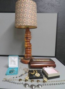 lot 26 image: WOODEN LAMP, JEWELRY, & JEWELRY BOX