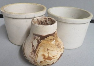 lot 30 image: NEMADJI POTTERY & 2 CROCKS