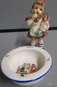 lot 35 image: VINTAGE CHASE HAND PAINTED  HUMMEL GIRL & BABY DISH BOWL