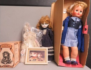 lot 38 image: VINTAGE DOLLS