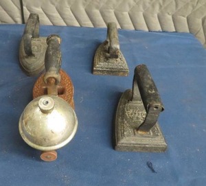 lot 50 image: 4 VINTAGE SAD IRONS