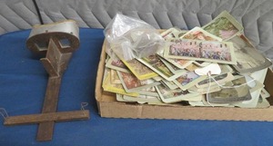 lot 52 image: VINTAGE STEREOSCOPIC VIEWER WITH PHOTOS