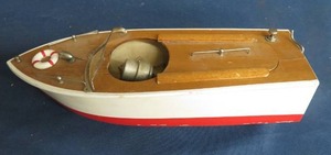 lot 53 image: VINTAGE WOODEN MODEL BOAT