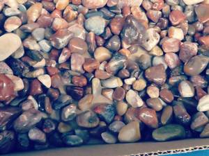 lot 57 image: BOX OF AGATES ( OVER 10 LBS)