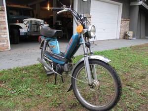 lot 0A image: 1980s Peugeot Moped