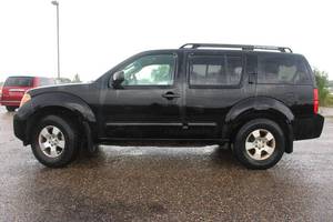 2006 Nissan Pathfinder LE - 4x4