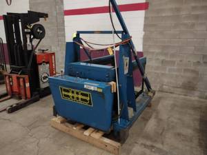 lot 10 image: Battery Handling Systems Model BTC3...