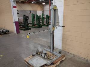 lot 32 image: Roll-Runner II Model MH-80A Roll Di...