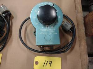 lot 119 image: Staco Variable Autotransformer...