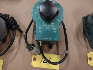 lot 121 image: Staco Variable Autotransformer...