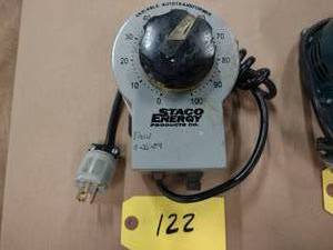 lot 122 image: Staco Variable Autotransformer...