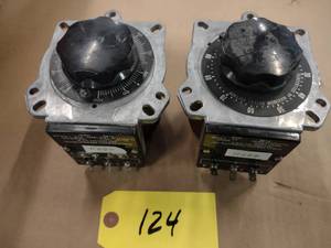 lot 124 image: (2)Staco Variable Autotransformers...