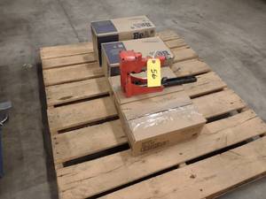lot 56 image: Clincher BoxCarton Stapler AC150-A...