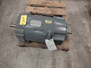 lot 204 image: GE 15 hp. DC Motor...