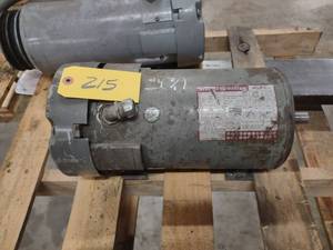 lot 215 image: GE 1.5 hp. DC Motor...